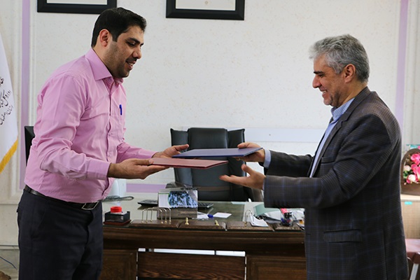 عضویت رایگان مددجویان اصفهانی در کتابخانه های عمومی استان