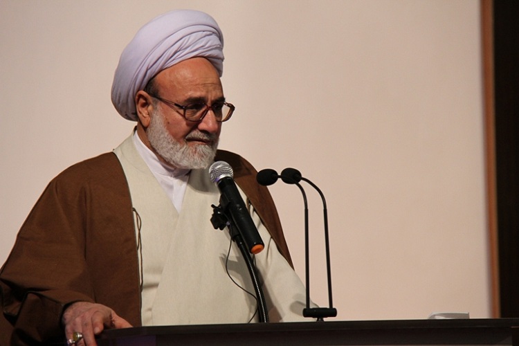 یاد خدا کوتاهی نکردن در میدان تکلیف است