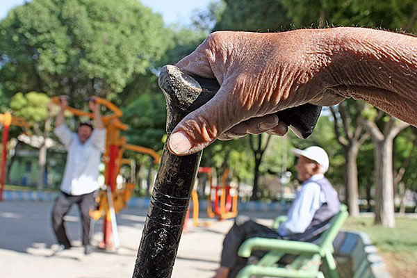 پیر شدن جمعیت ایران معلول مشکلات اقتصادی است