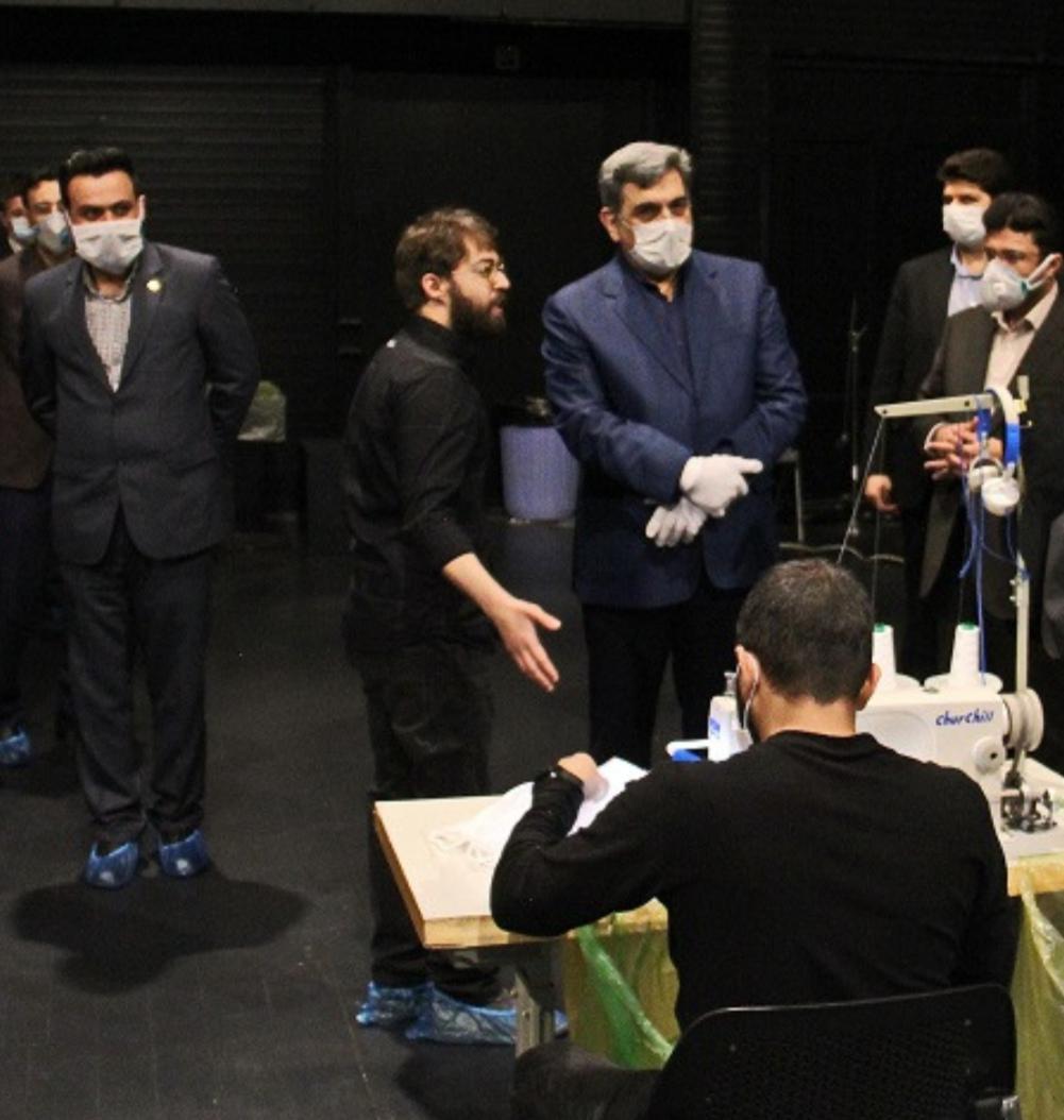 بازدید شهردار تهران از کارگاه خیریه تولید ماسک تالار حافظ