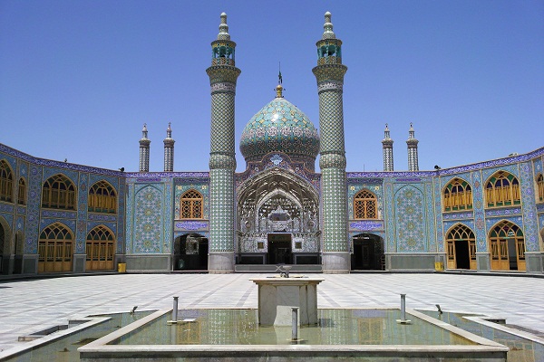 کمک مالی خیر سوئدی به امامزاده&zwnj;های اصفهان