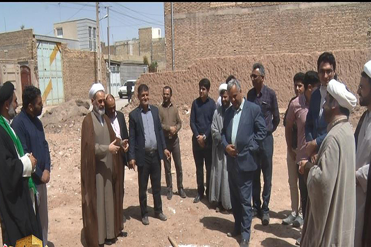 کلنگ دارالقرآن و کتابخانه معلم در میبد به زمین زده شد
