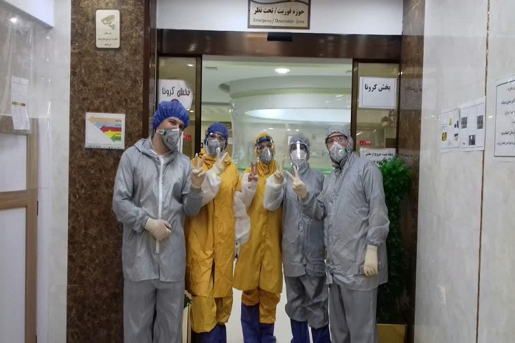 ساعتی در کنار پرستاران و بیماران بخش کرونای بیمارستان آتیه همدان/ اقدامات امروز پرستاران را کمتر فرزندی برای والدین خود انجام می&zwnj;دهد