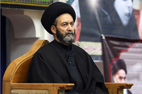 انقلاب اسلامی با رهبری امام راحل(ره) معادلات حاکم بر جهان را تغییر داد