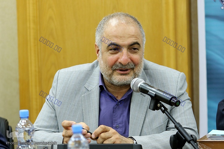 آثار هنری هنرمندان در گوشه گوشه حرم رضوی به&zwnj;چشم می&zwnj;خورد