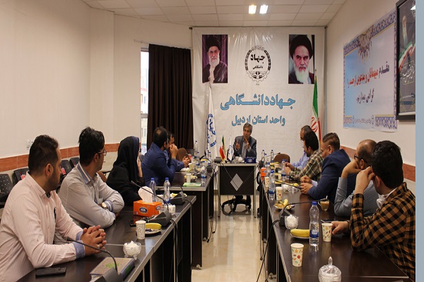 فعالیت&zwnj;های جهادانشگاهی با پژوهش آمیخته باشد