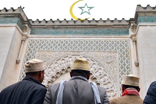 مبارزه اسلام با نژادپرستی و دیگر انواع تبعیض میان انسان‌ها