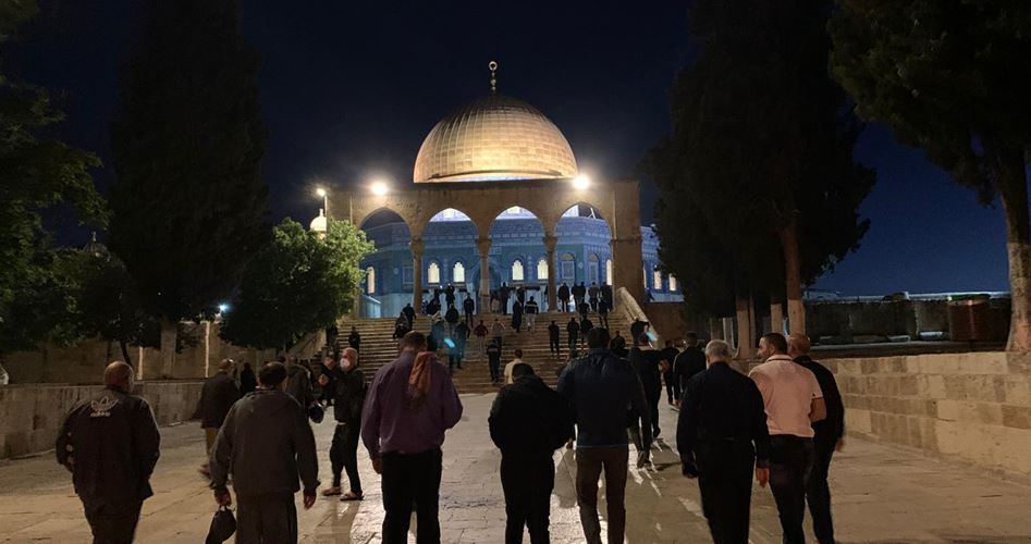 تحولات فلسطین؛ از محاصره حرم ابراهيمی تا لبیک فلسطینیان به «ندای سپیده دم» تحولات فلسطین؛ از محاصره حرم ابراهيمی تا لبیک فلسطینیان به «ندای سپیده دم»