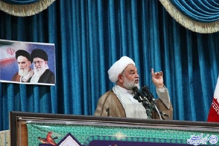 جوانان و دختران ایرانی مورد هدف دشمنان انقلاب اسلامی قرار دارند