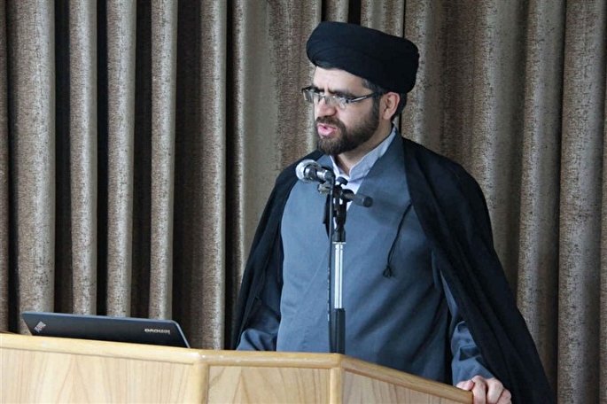 مخاطب &zwnj;نسنجی؛&zwnj; ضعف تولیدات قرآنی تلفن همراه