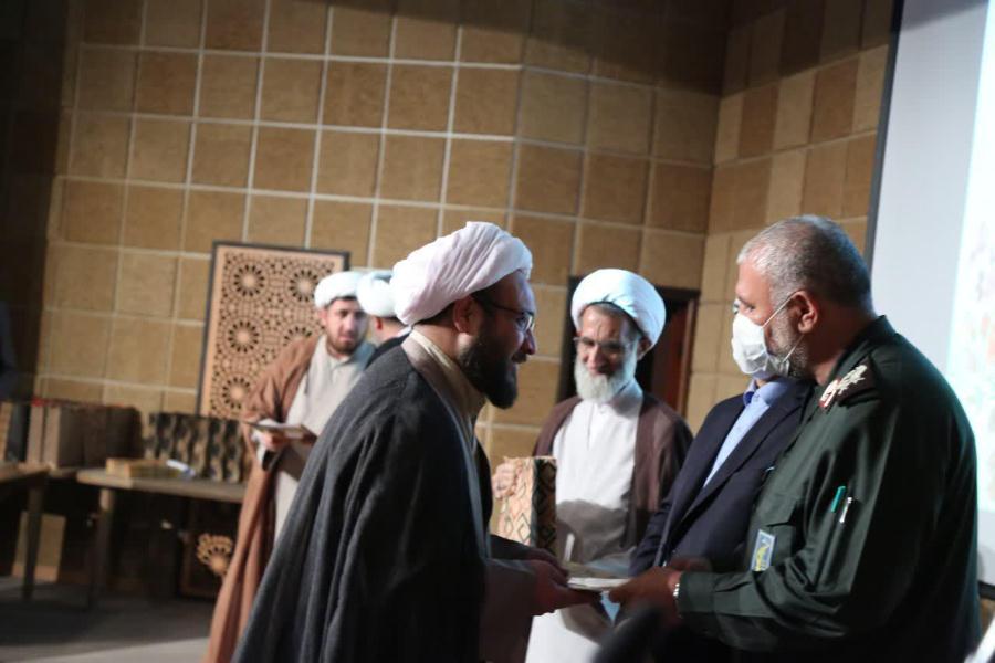 عکس | تقدیر از فعالان عرصه تبلیغ در چهارمحال‌وبختیاری