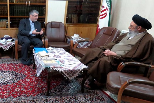 گردشگران را به سفیران فرهنگ و هویت ایرانی تبدیل کنیم