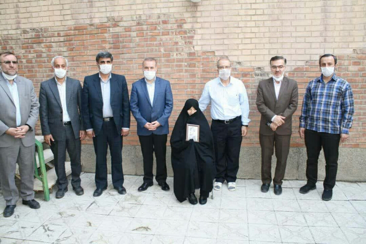 آغاز اجرای طرح سه شنبه های تکریم در همدان با دیدار از خانواده شهید &laquo;سید احمد برقعی&raquo;