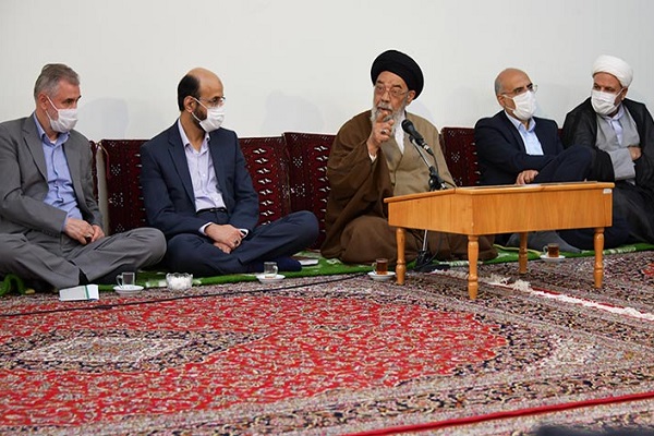 دستگاه قضایی به دور از شعارزدگی عمل کند
