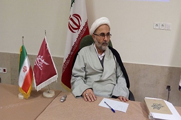 شاخ و برگ دادن به دین از گرفتاری‌های امروز جامعه است/ انتقاد