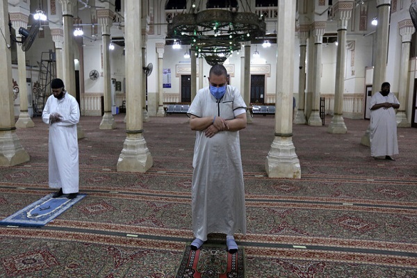 بازگشایی مساجد مصر بعد از سه ماه + عکس