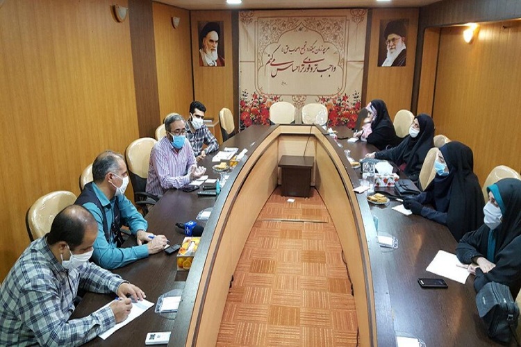 اهتزاز پرچم متبرک رضوی بر بام خرم&zwnj;آباد