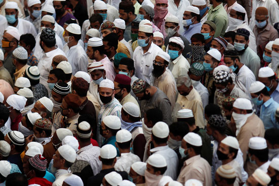 هزاران مسلمان هندی نماز عید قربان برگزار کردند