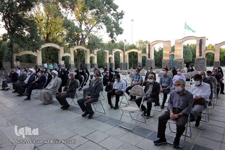 ادای احترام خبرنگاران همدانی به شهدا و رونمائی از المان شهدای گمنام ادای احترام خبرنگاران همدانی به شهدا و رونمائی از المان شهدای گمنام