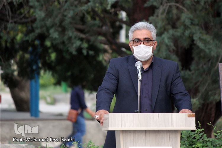 ادای احترام خبرنگاران همدانی به شهدا و رونمائی از المان شهدای گمنام ادای احترام خبرنگاران همدانی به شهدا و رونمائی از المان شهدای گمنام