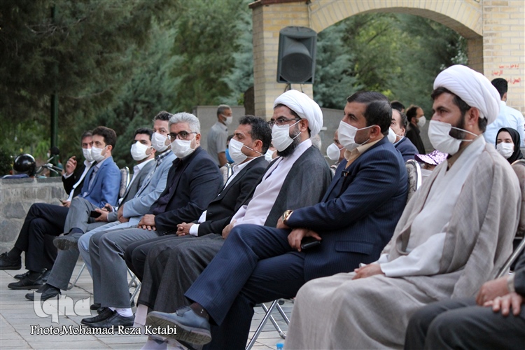 ادای احترام خبرنگاران همدانی به شهدا و رونمائی از المان شهدای گمنام ادای احترام خبرنگاران همدانی به شهدا و رونمائی از المان شهدای گمنام