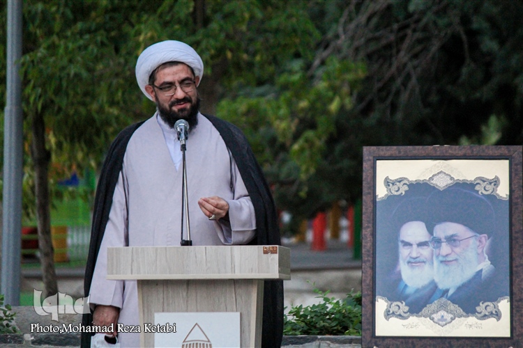 ادای احترام خبرنگاران همدانی به شهدا و رونمائی از المان شهدای گمنام ادای احترام خبرنگاران همدانی به شهدا و رونمائی از المان شهدای گمنام