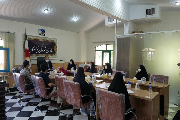 ادای احترام خبرنگاران تویسرکان به شهدای گمنام