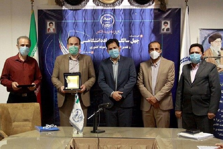 انتخاب معاون جهاددانشگاهی سمنان به عنوان جهادگر نمونه کشوری