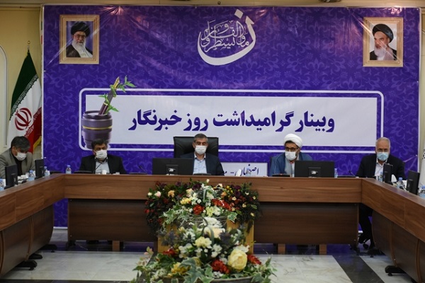 خبرنگاران مسئولان را از مسائل حاشیه&zwnj;ای دور کنند