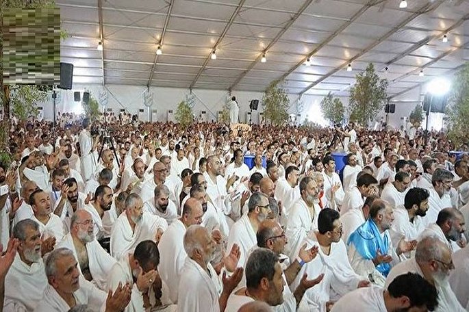 دعای عرفه؛ معرفی انسان از زوایای گوناگون به خود