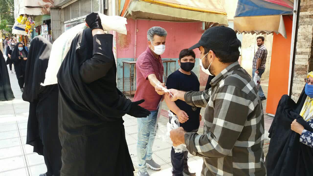 توزیع ماسک رایگان به همت خبرنگاران ملایری