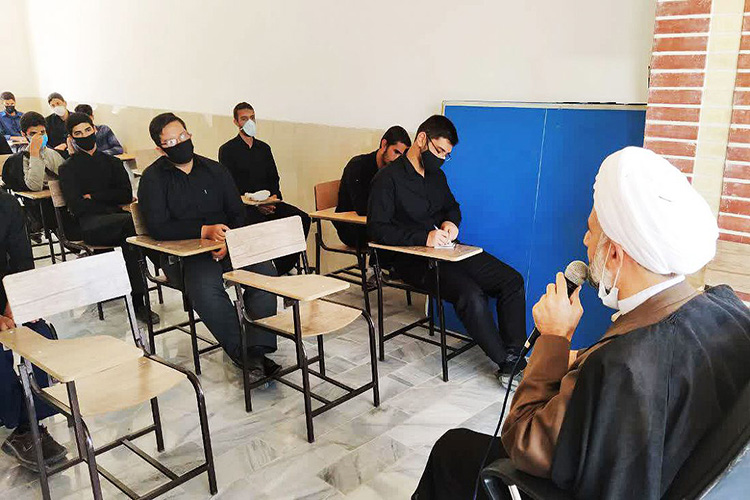 تفقه بدون تهذیب محقق نمی شود