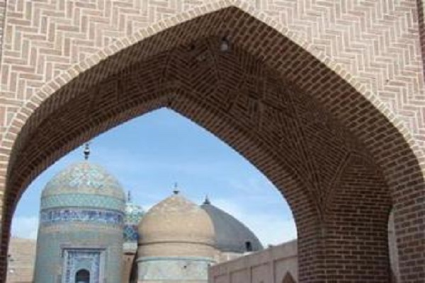 آغاز عملیات جداره&zwnj;سازی میدان عالی&zwnj;قاپوی اردبیل