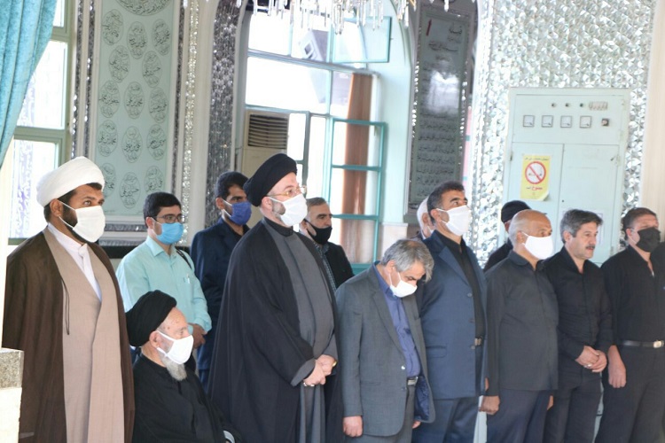 عکس | غبارروبی امامزاده سید ابراهیم(ع) زنجان