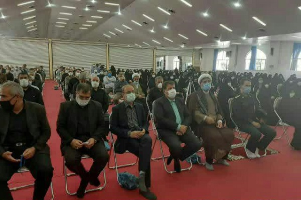 کتاب &laquo;هما&raquo; خاطرات همسر سردار شهید امیدی در نهاوند رونمائی شد
