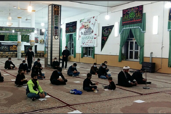 برگزاری مراسم معنوی قرائت زیارت عاشورا در شهر آبی بیگلو