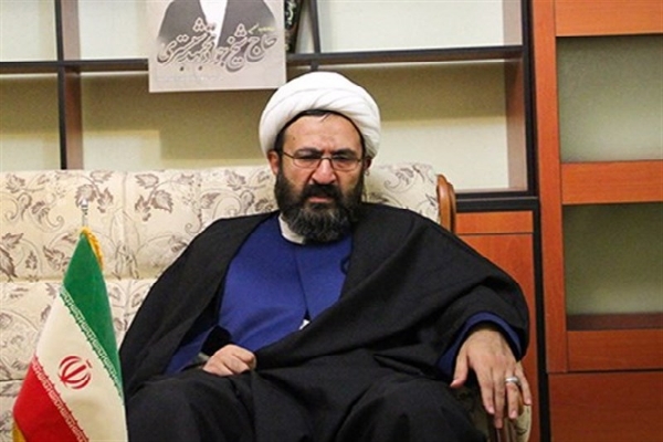 آزادی بیان با توهین به مقدسات فرق دارد