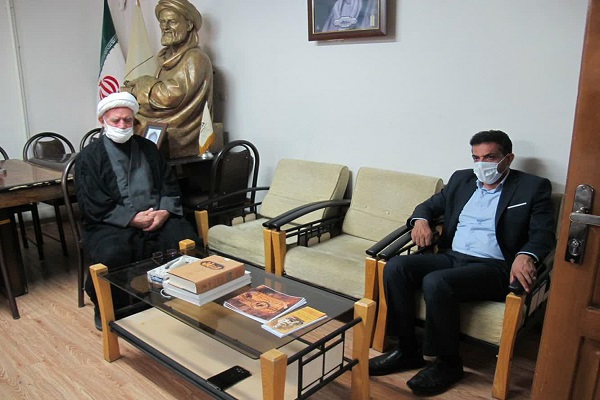 مسئولان همدان دین خود را به ابن‌سینا ادا کنند
