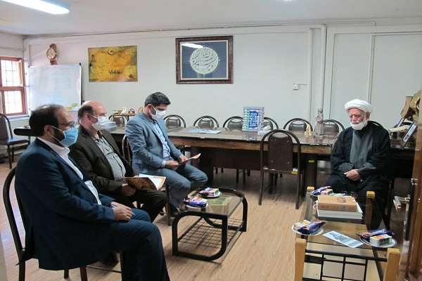 مسئولان همدان دین خود را به ابن‌سینا ادا کنند