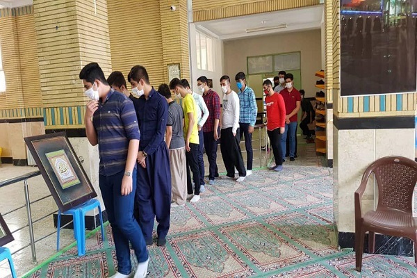 عکس | برپایی نمایشگاه «مشق نور» در کامیاران