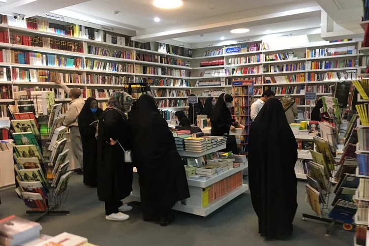 کسب رتبه اول کشوری دنیای کتاب قم در طرح ملی تابستانه کتاب 99