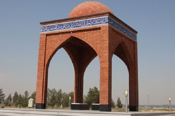 کلنگ&zwnj;زنی احداث المان سه تن از شهدا در محمودآباد