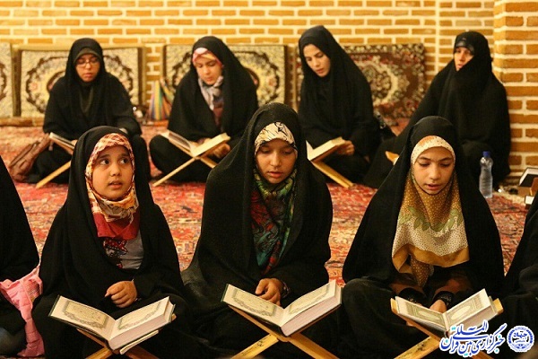 جلسات قرآنی در هیاهوی بروکراسی&zwnj;های اداری گم نشود