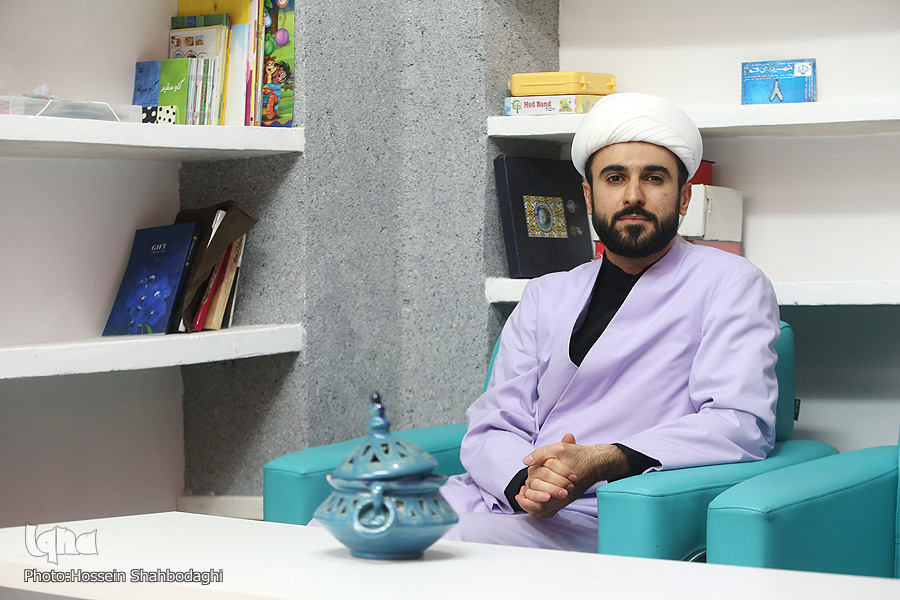 تربیت دینی چگونه کودکی شاد پرورش می‌دهد / بیان حدیث و روایت به زبان کودکانه کافی نیست