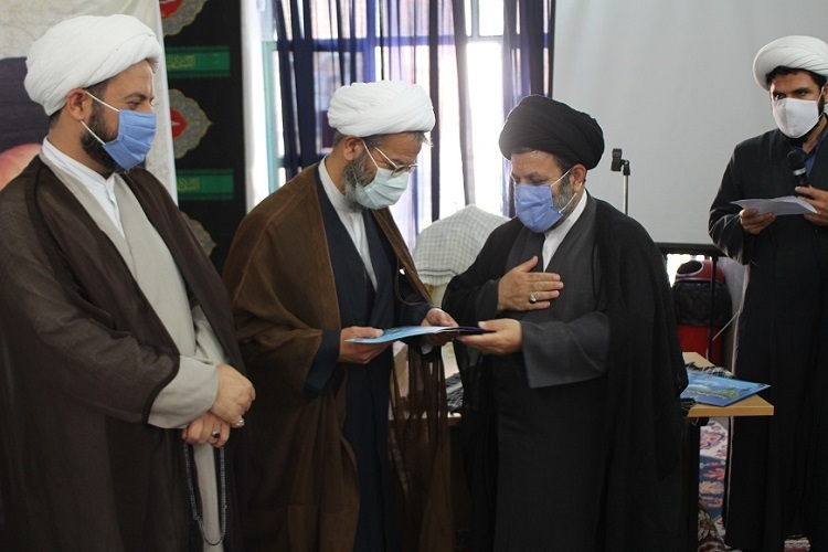 تجلیل از طلاب بسیجی مبارزه باکرونا در سمنان