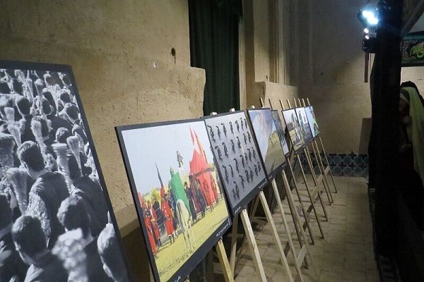 برپایی نمایشگاه عکس و پوستر دفاع مقدس در مهاباد
