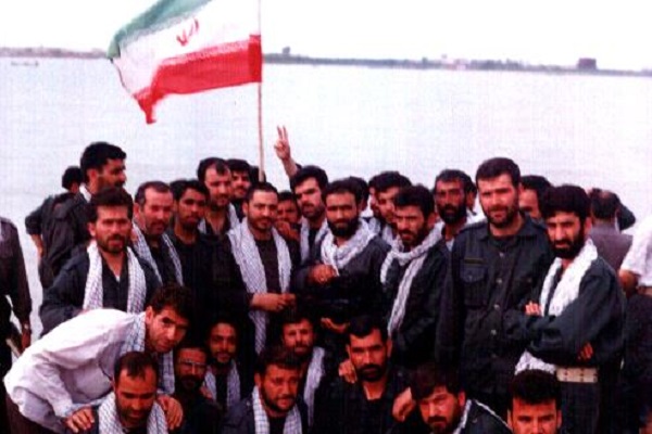 نوحه‌خوانان بهشت / از ضرورت تبیین الفبای دوران دفاع مقدس تا نقش مداحان در جنگ نرم