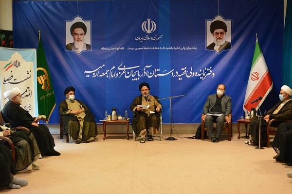 ائمه جمعه محور همدلی و تقویت روحیه جهادی باشند