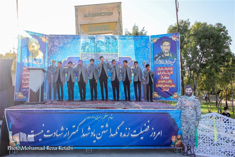 عکس| مراسم غبارروبی از مزار شهدا در باغ بهشت همدان