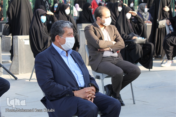 عکس| مراسم غبارروبی از مزار شهدا در باغ بهشت همدان